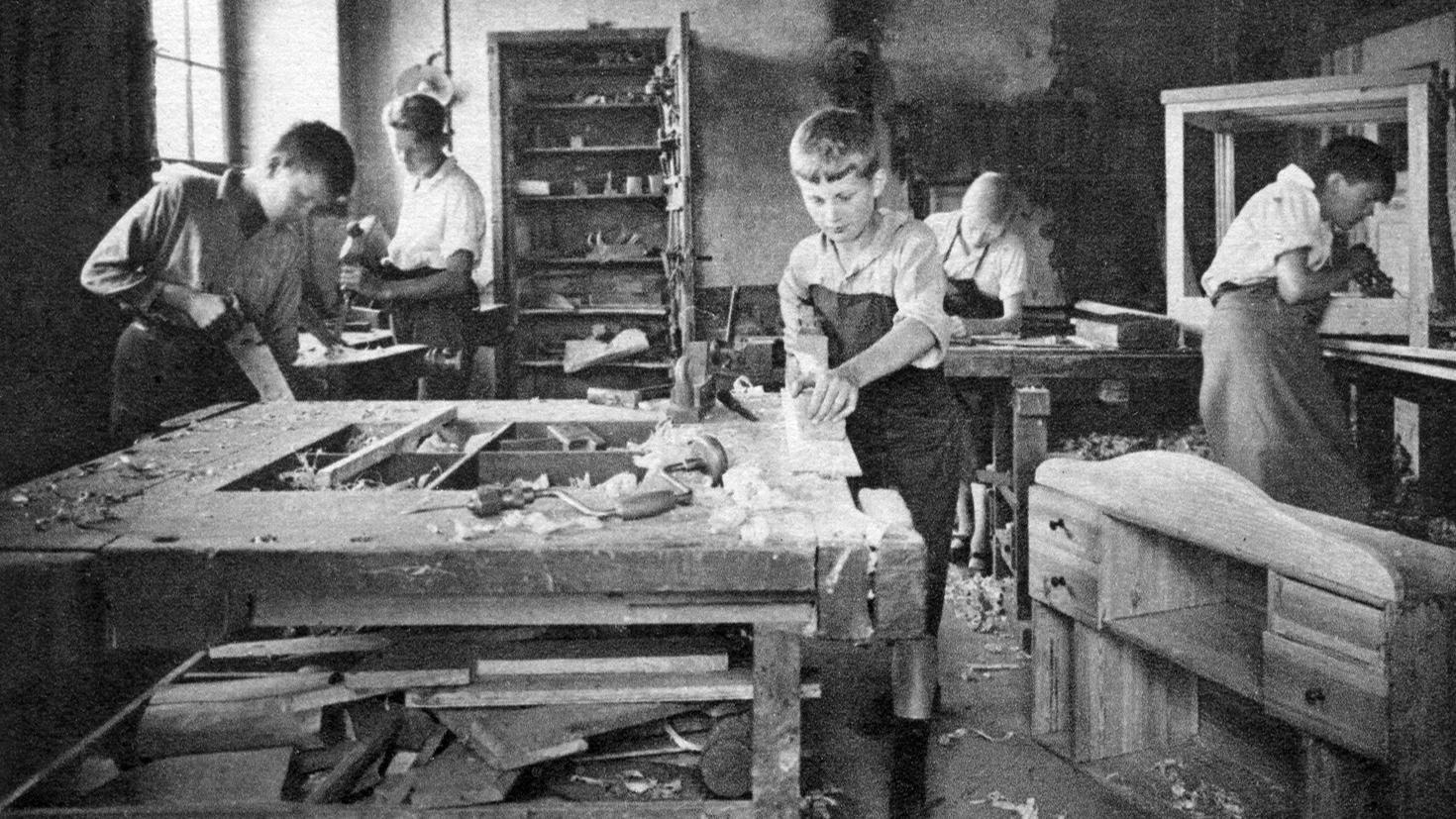 Révolution Ecole: 1918 1939