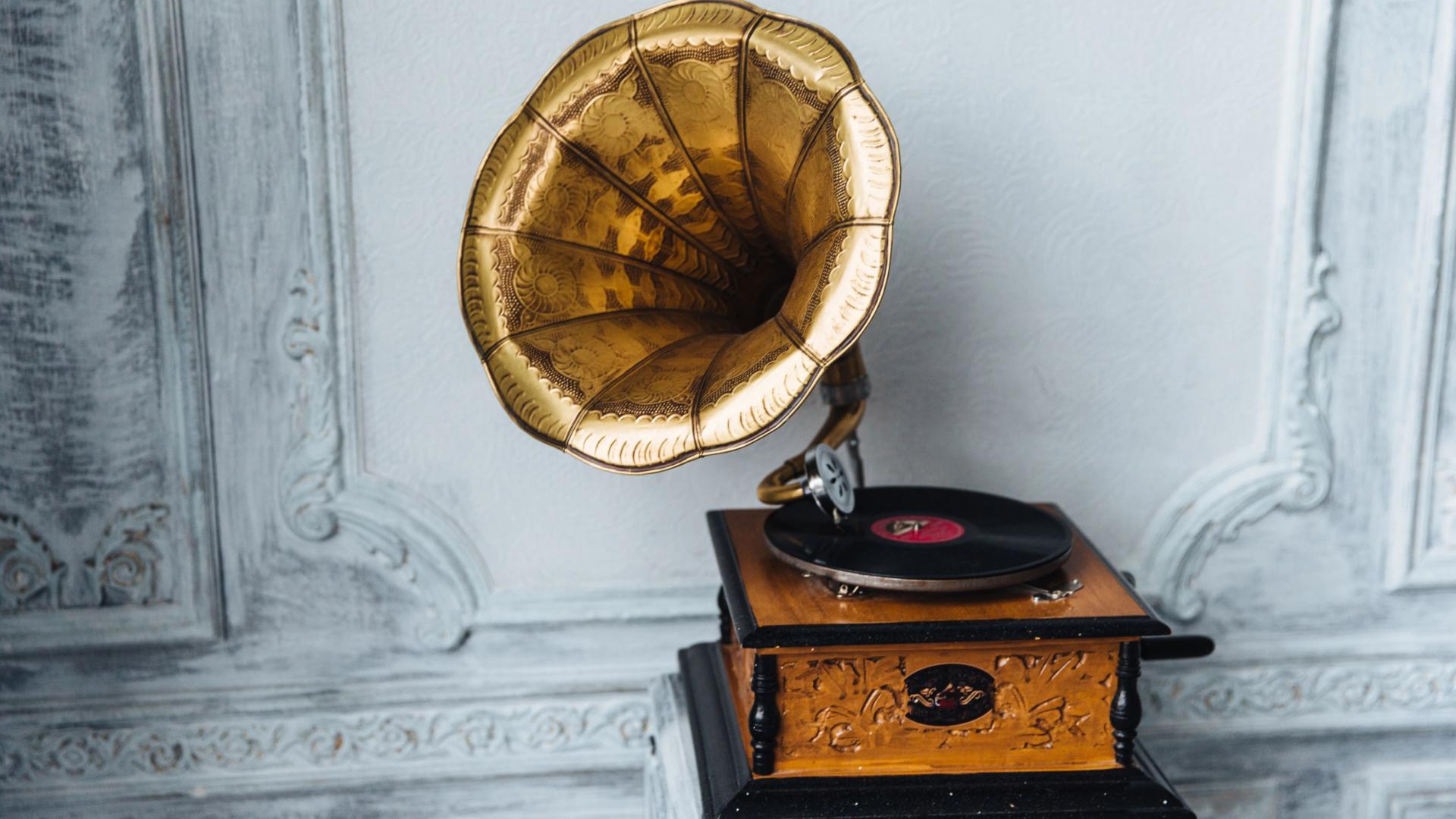 GRAMOPHONE