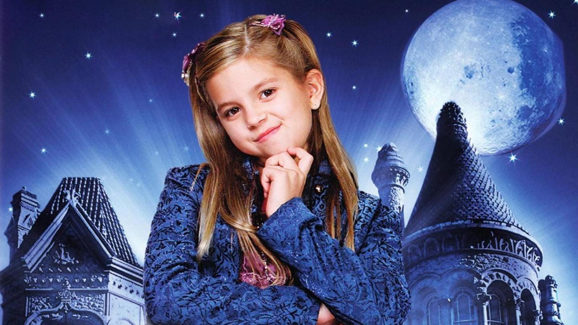Roxy Hunter and the Mystery of the Moody Ghost