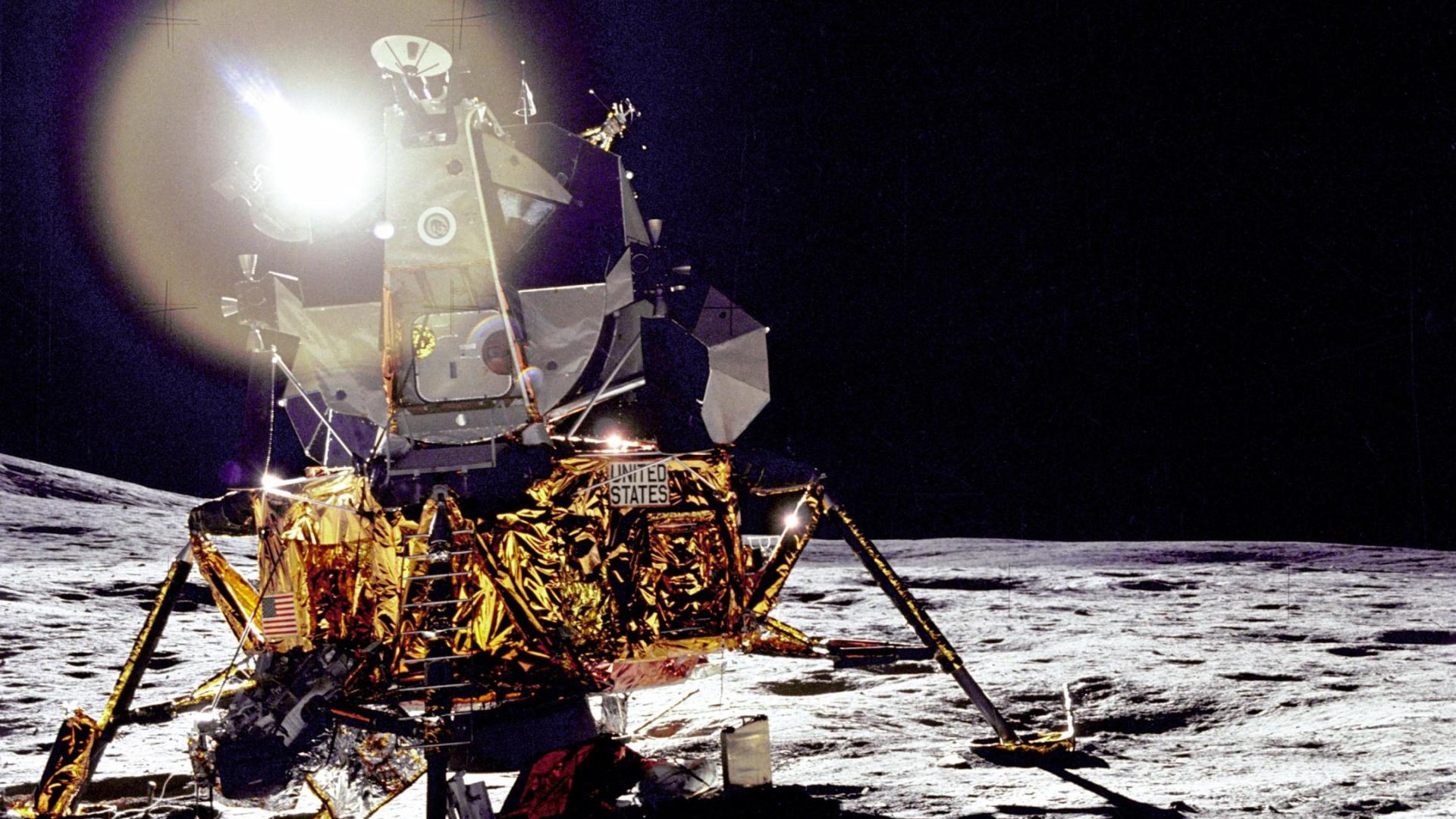 Moon Machines